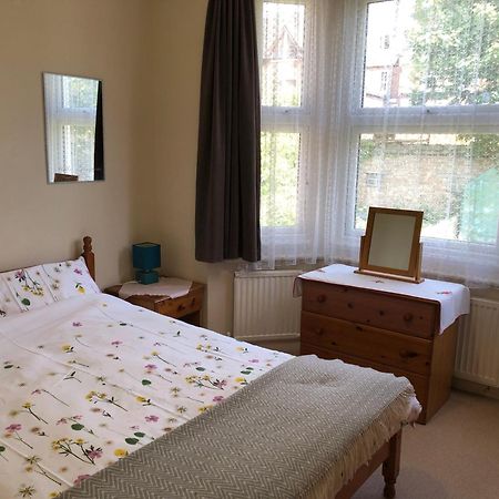 Spacious West London 2 Bedroom Apartment 외부 사진