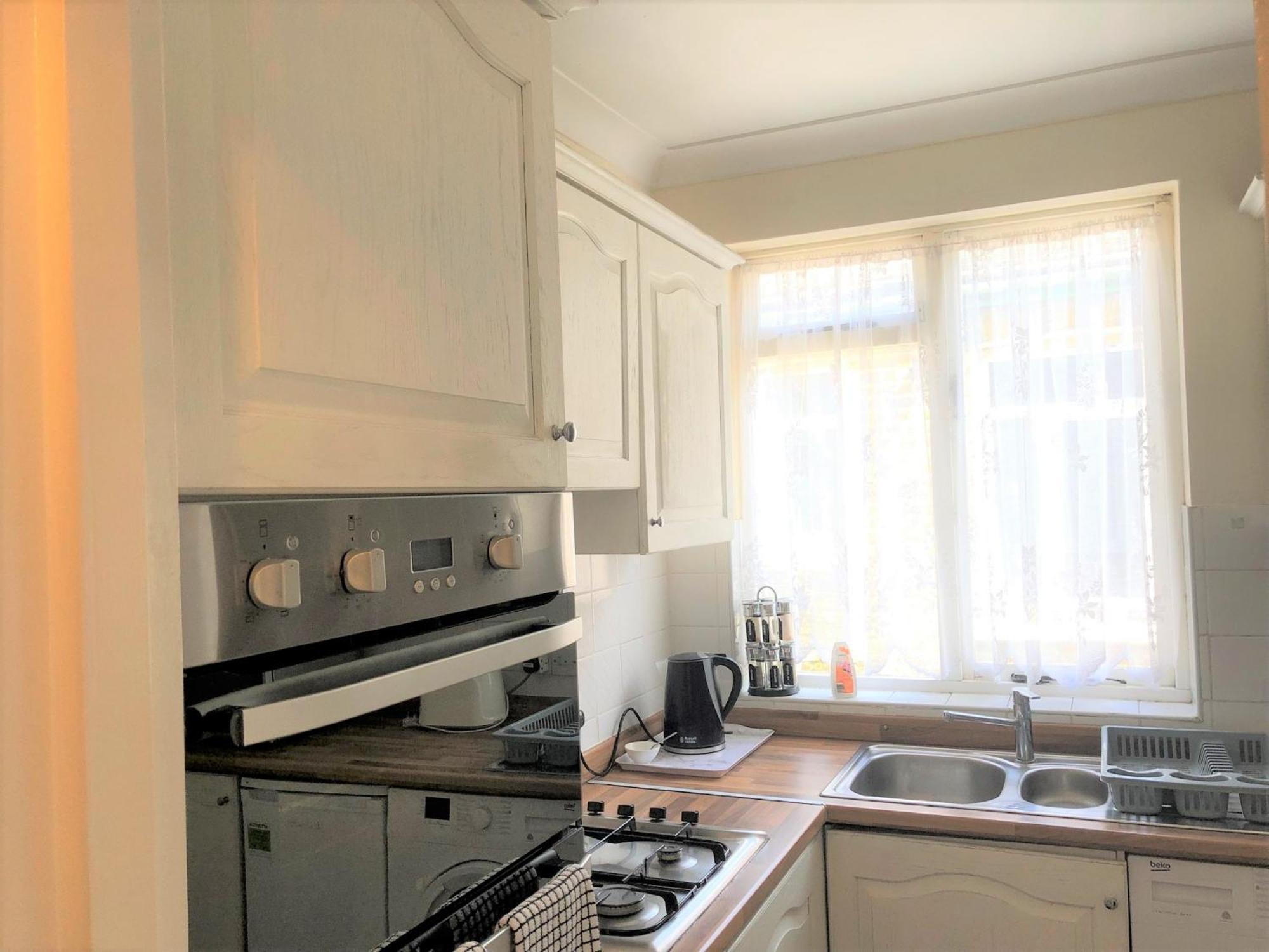 Spacious West London 2 Bedroom Apartment 외부 사진