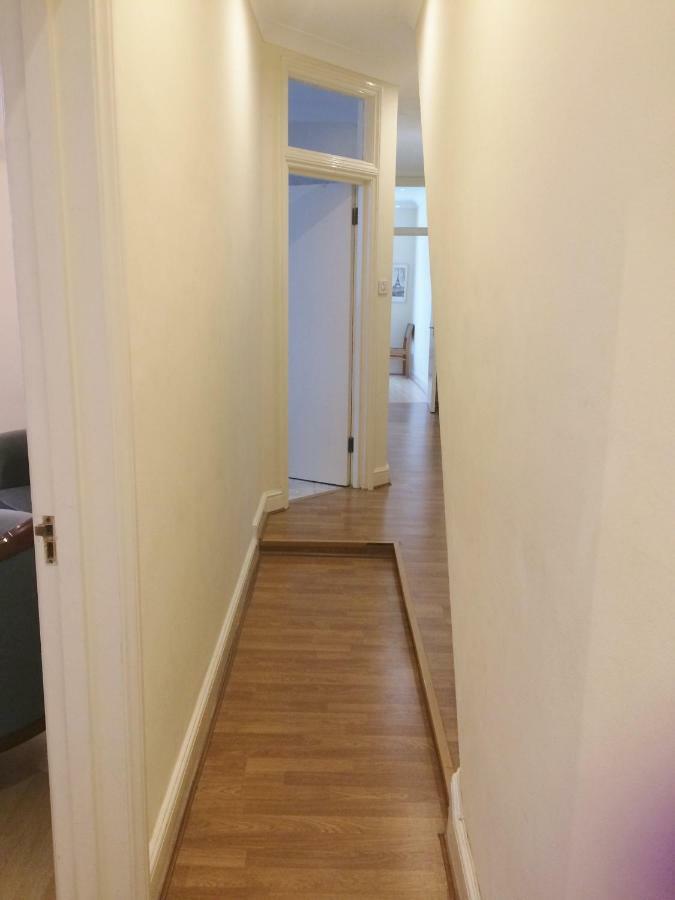 Spacious West London 2 Bedroom Apartment 외부 사진