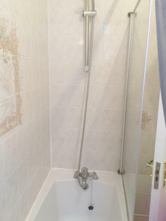 Spacious West London 2 Bedroom Apartment 외부 사진